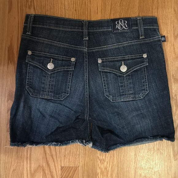 Rock & Republic Denim Shorts - Size 8 - Picture 5 of 5